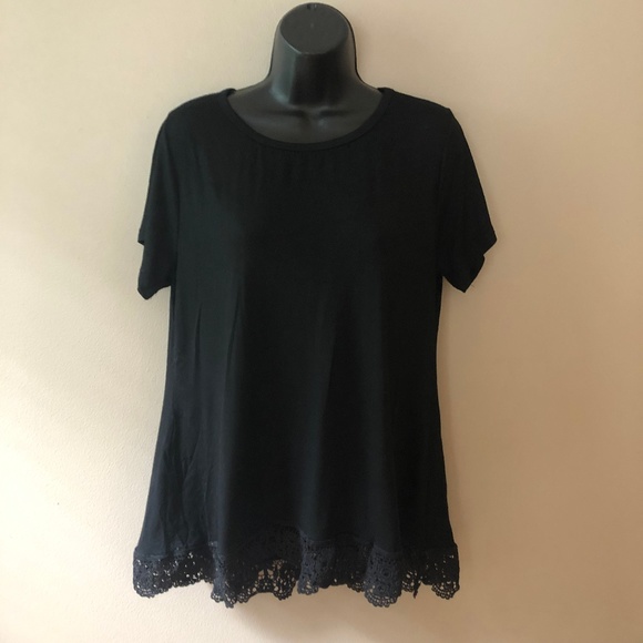 Halife women's black size Med shirt w/ lace trim - Picture 1 of 6